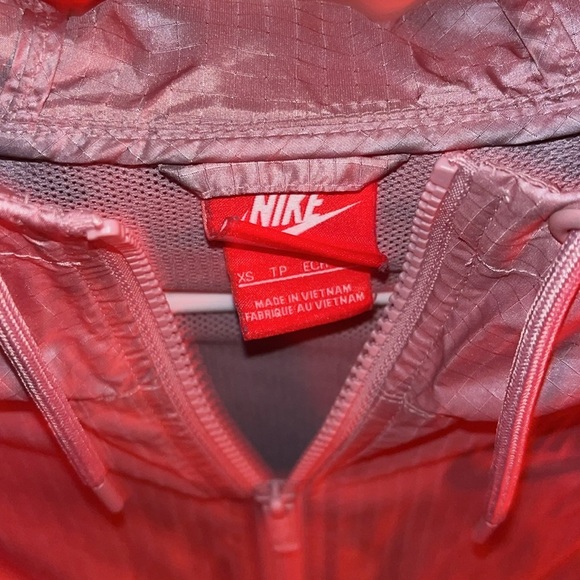 Nike Lavender Ventilated Reflective Running Jacket - Picture 7 of 13